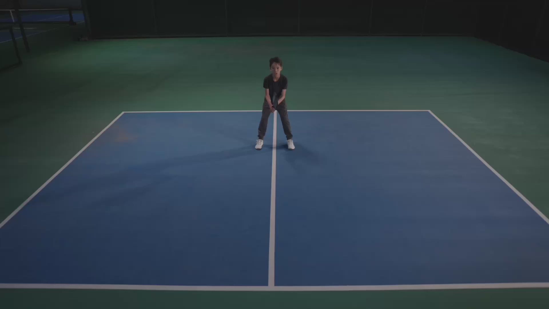 Tenniix-世界初カメラ追跡ポータブルAIテニスロボット